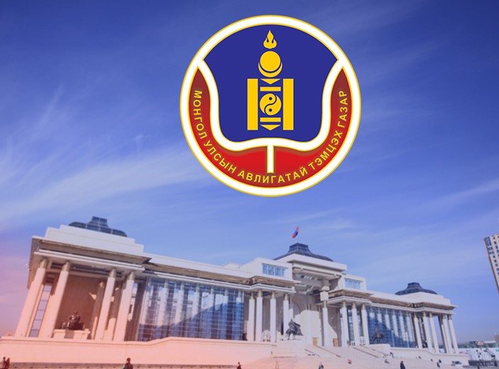 ​​​​​​​Авлигачидад Эрүүгийн хуулийн 22.1.3-д заасан ялыг нь өгч явуулж өгөөч хуулийнхаан.., эс бөгөөс тэд улам гаарлаа